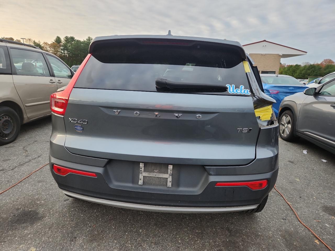 2019 Volvo Xc40 T5 Momentum VIN: YV4162UK0K2048094 Lot: 90687595