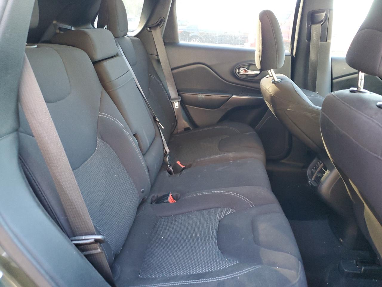 2019 Jeep Cherokee Latitude VIN: 1C4PJMCB5KD305117 Lot: 92685605