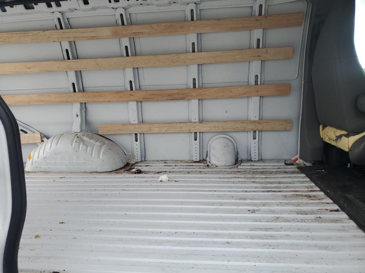 2024 Chevrolet Express G2500 VIN: 1GCWGAFP9R1217523 Lot: 91939175