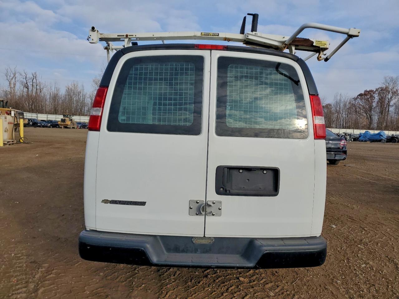 2020 Chevrolet Express G2500 VIN: 1GCWGAFP2L1154756 Lot: 93426625