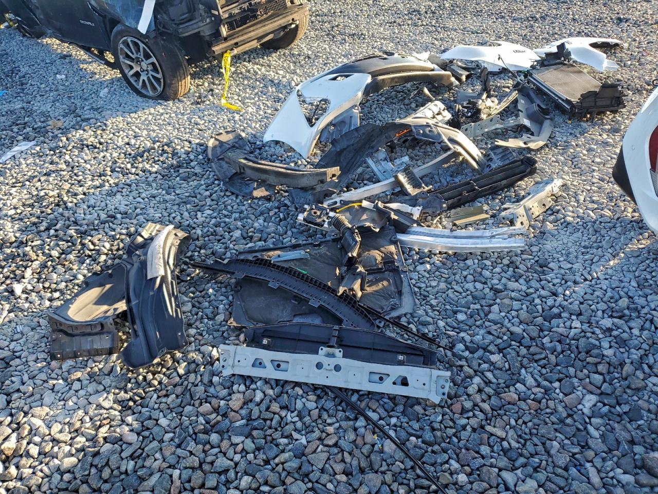 2022 Toyota Prius Prime Le VIN: JTDKAMFP2N3226208 Lot: 94053935