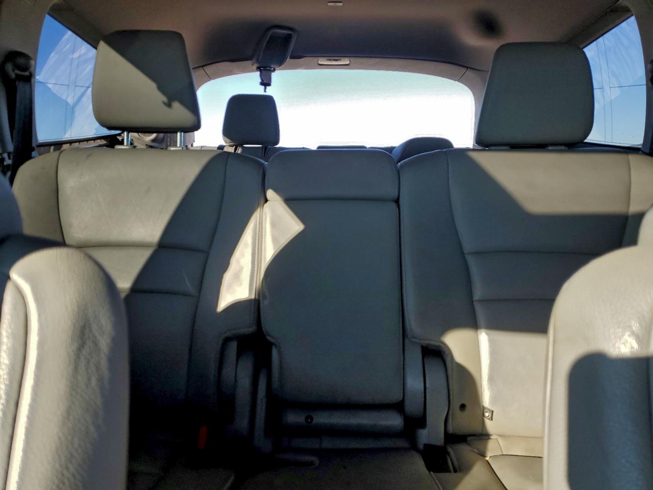 2018 Honda Pilot Touring VIN: 5FNYF5H98JB009193 Lot: 94774375