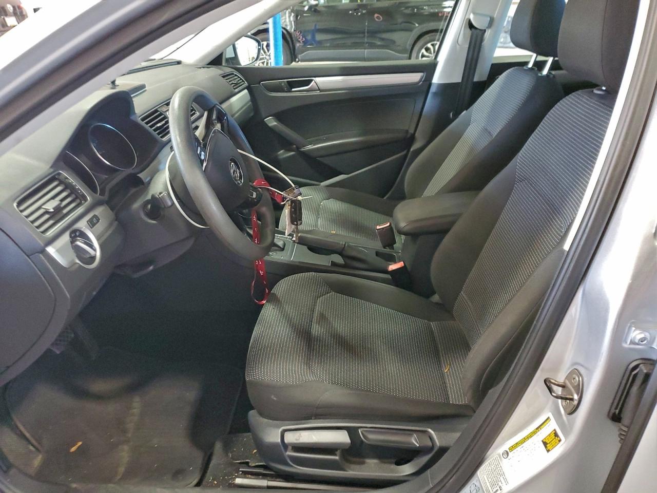 2016 Volkswagen Passat S VIN: 1VWAT7A37GC040062 Lot: 94195445