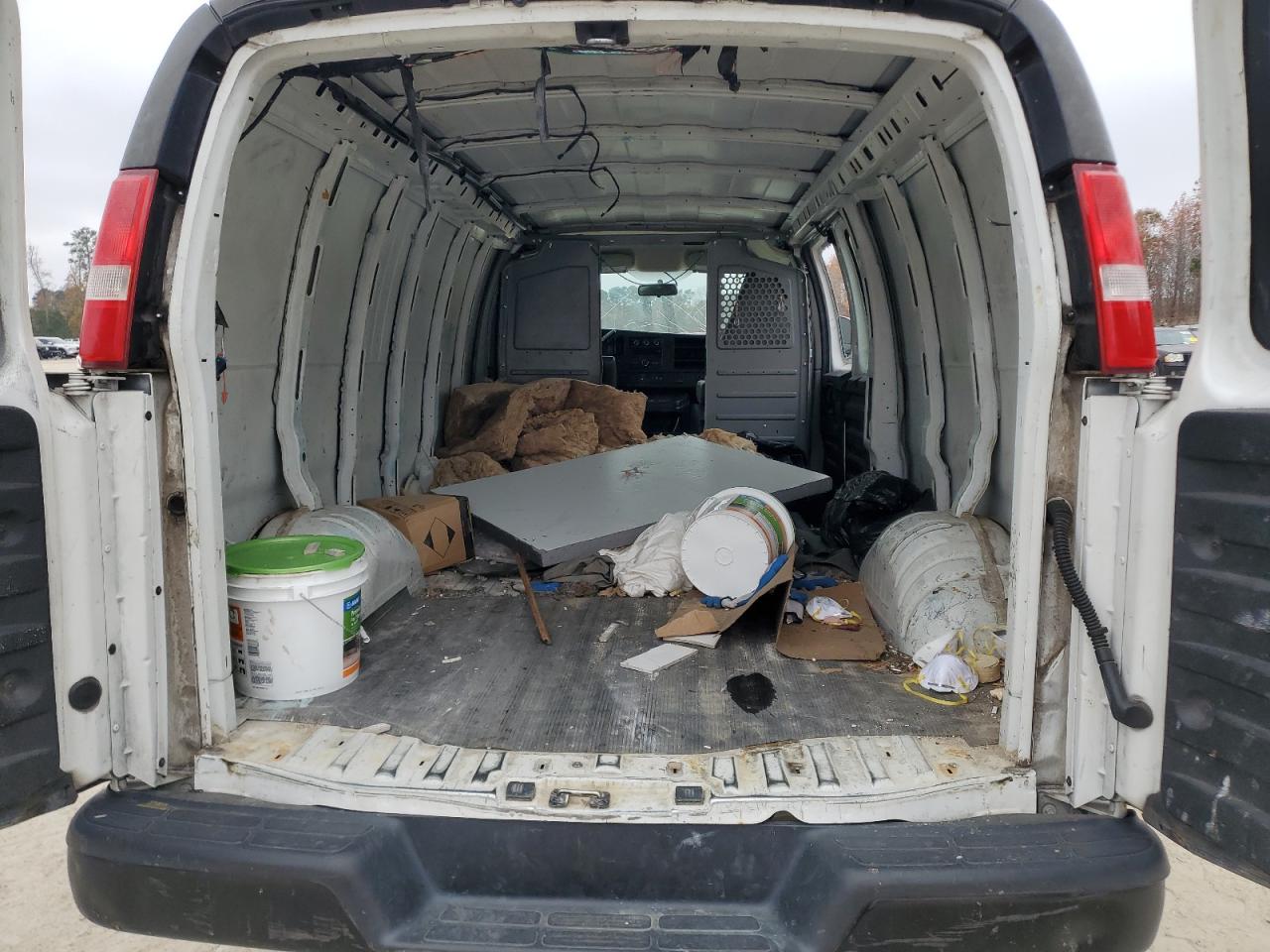 2017 Chevrolet Express G2 Delivery Van VIN: 1GCWGBFG3H1293114 Lot: 92417285