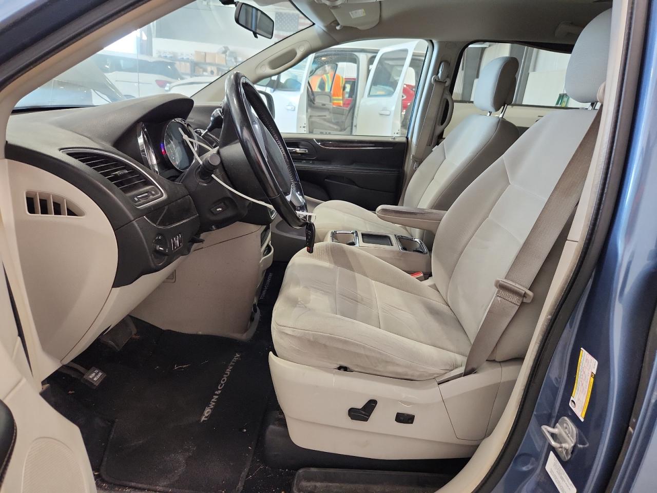 2011 Chrysler Town & Country Touring VIN: 2A4RR5DG6BR798265 Lot: 84243705