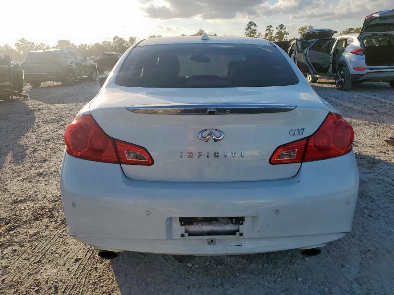 2011 Infiniti G37 Base VIN: JN1CV6AP6BM304090 Lot: 92209665
