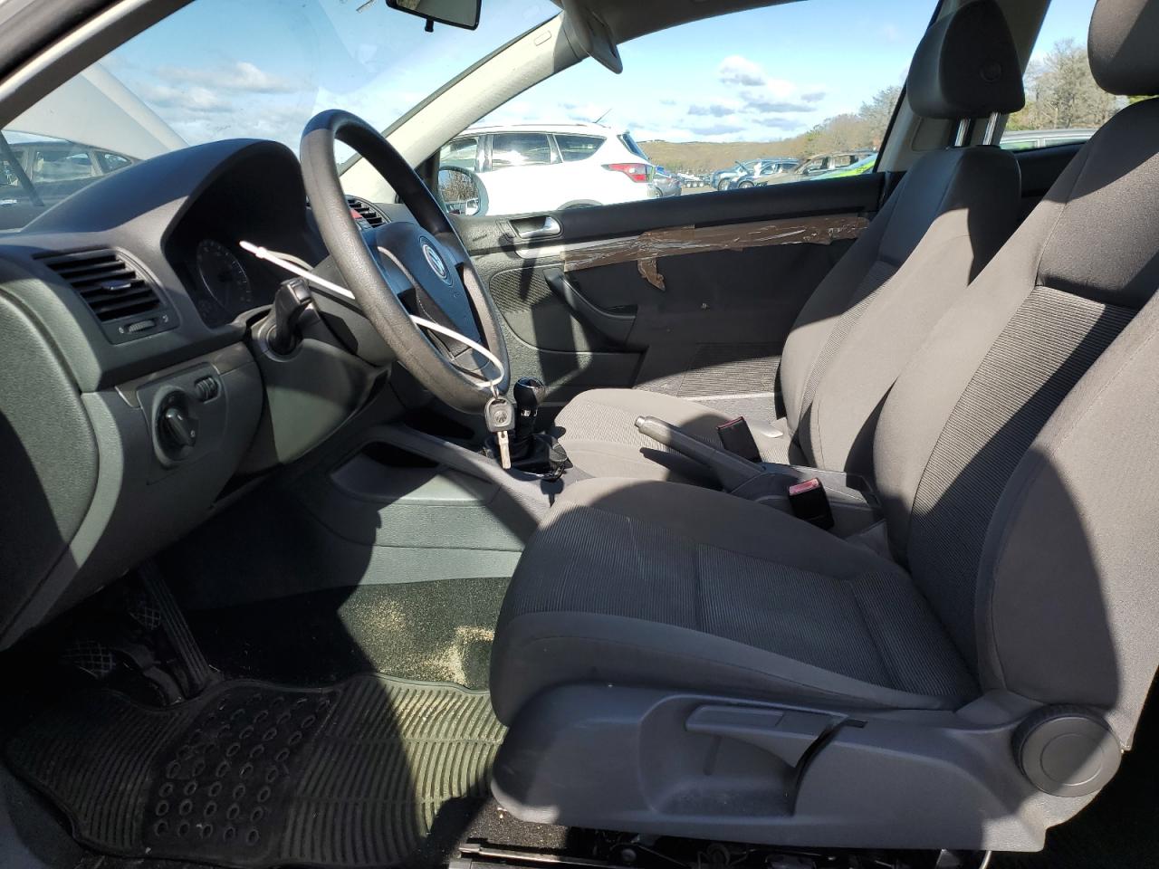 2008 Volkswagen Rabbit VIN: WVWAA71K28W025517 Lot: 93264725