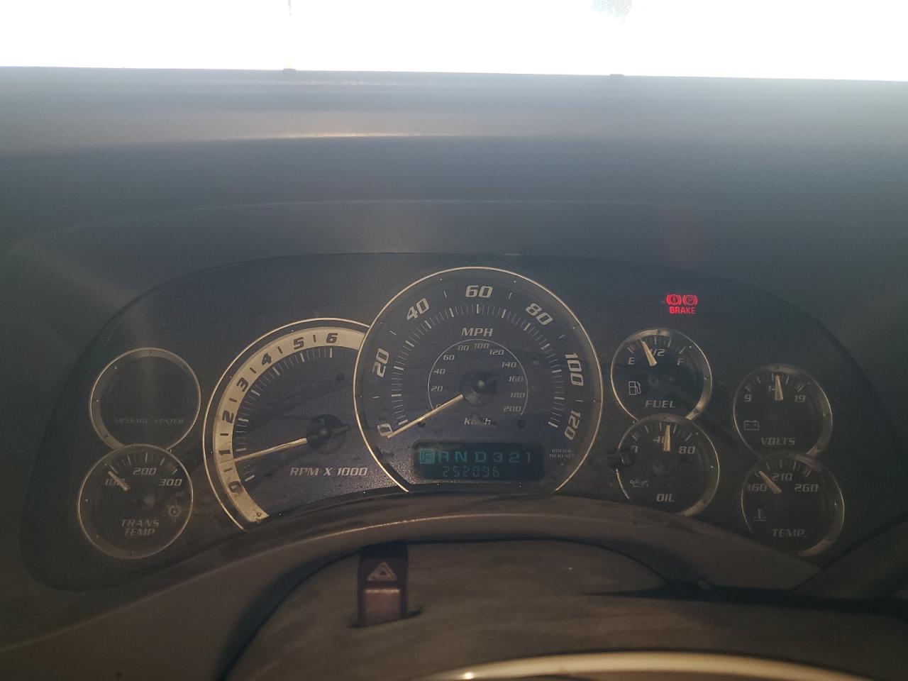 2002 Cadillac Escalade Luxury VIN: 1GYEC63T62R312161 Lot: 92710635