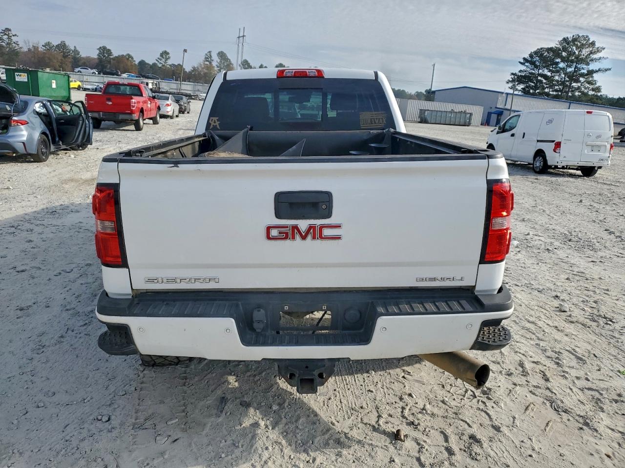 2015 GMC Sierra K2500 Denali VIN: 1GT120E83FF602605 Lot: 93741525