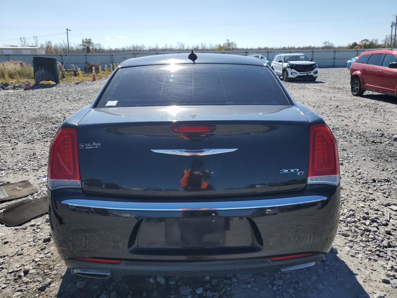 2015 Chrysler 300C VIN: 2C3CCAEGXFH881749 Lot: 92057965