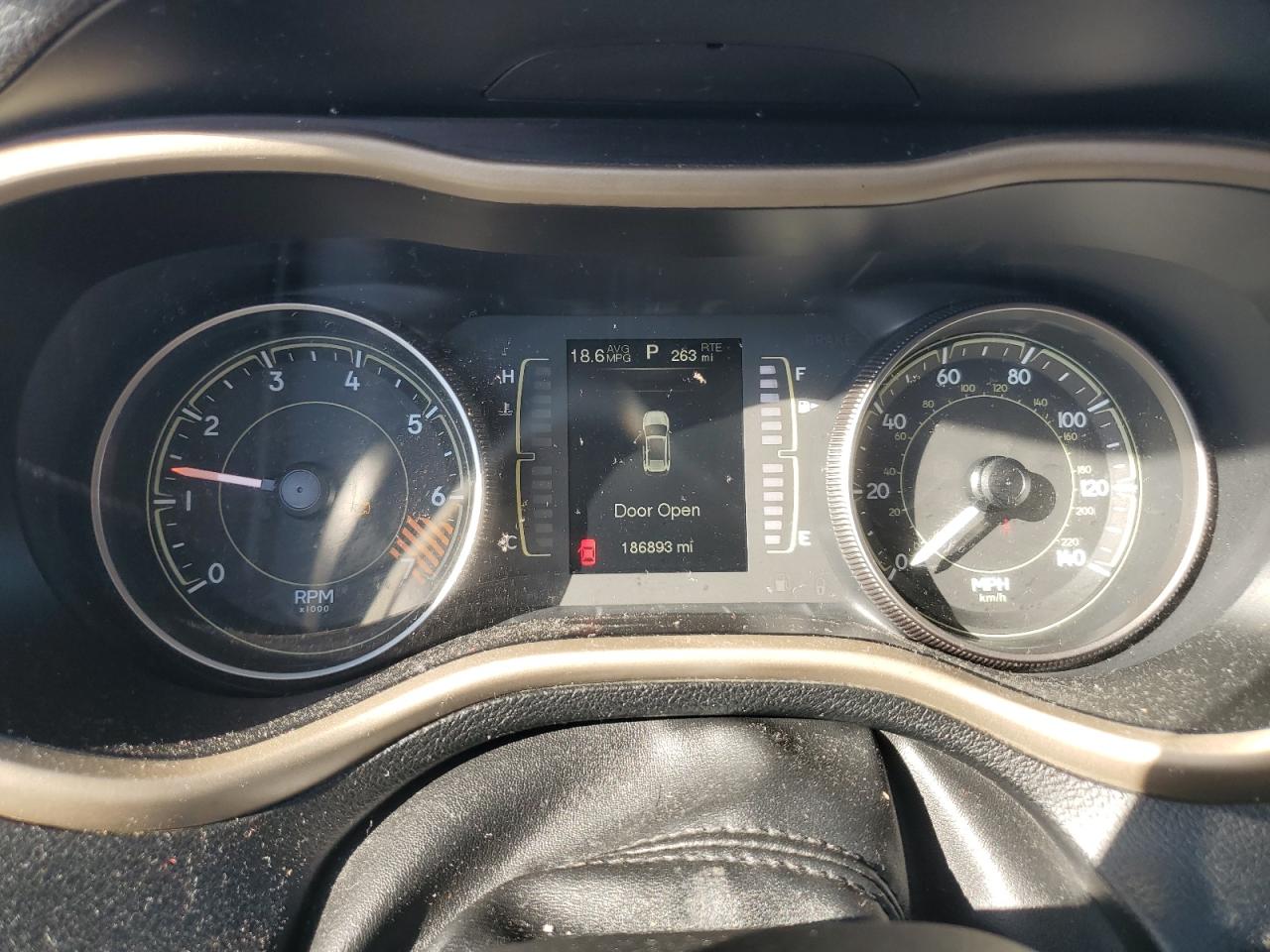 2014 Jeep Cherokee Latitude VIN: 1C4PJLCB1EW170804 Lot: 92787445