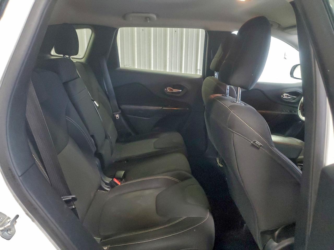 2015 Jeep Cherokee Latitude VIN: 1C4PJLCB9FW747175 Lot: 93715215