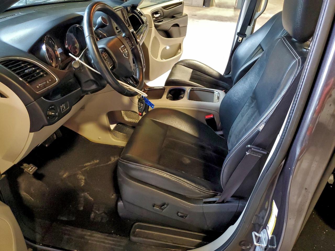 2017 Dodge Grand Caravan Sxt VIN: 2C4RDGCG2HR780727 Lot: 93681045