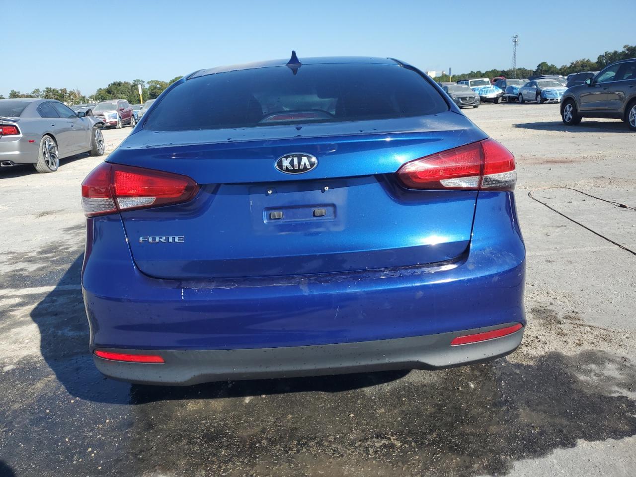 2018 Kia Forte Lx VIN: 3KPFK4A71JE183859 Lot: 92529655