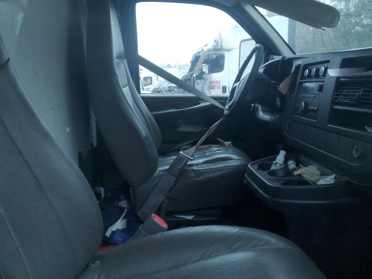 2010 GMC Savana Box Truck VIN: 1GD1G2AAXA1902102 Lot: 91636675