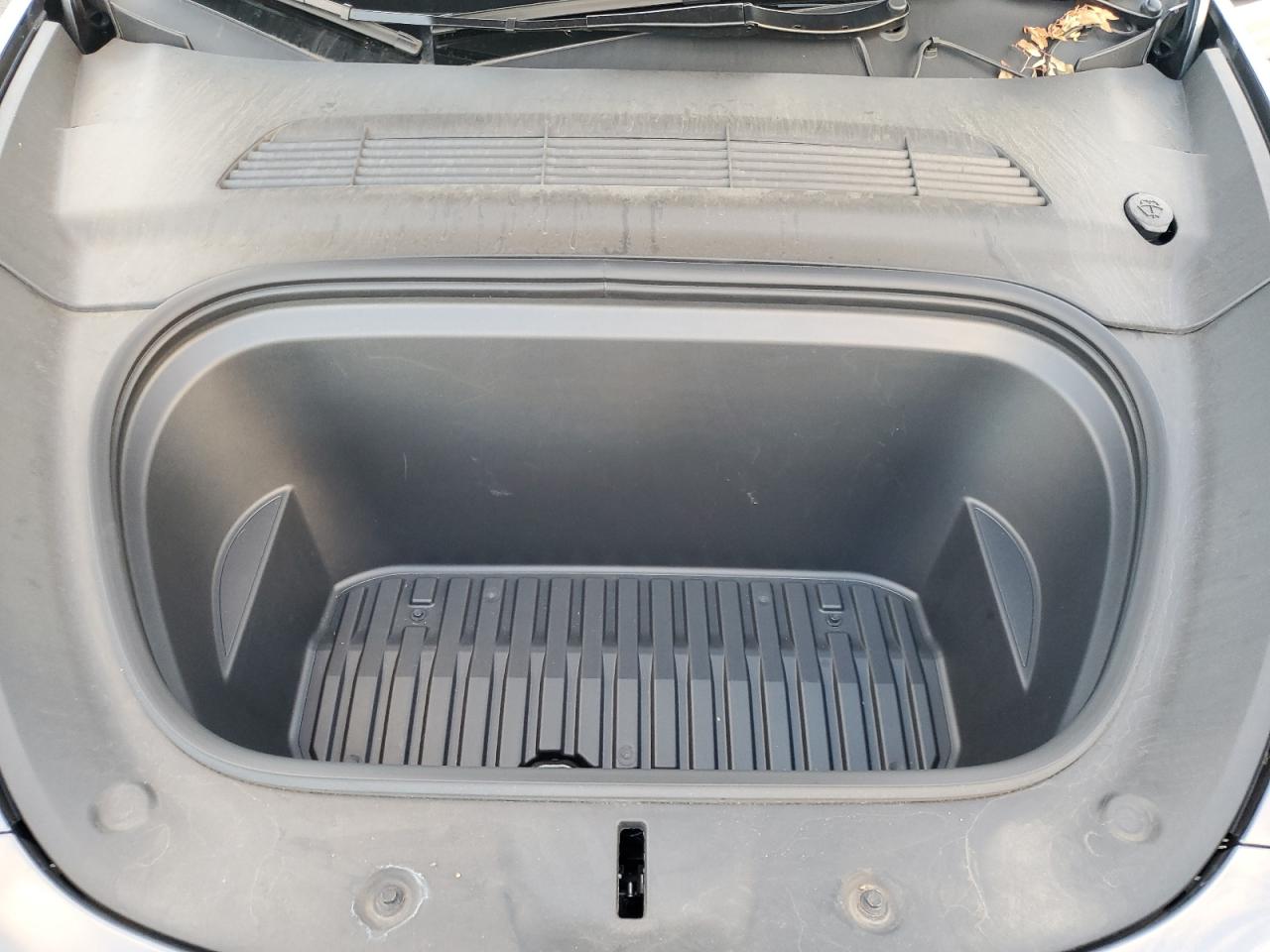 2023 Tesla Model Y VIN: 7SAYGDED1PF972383 Lot: 93039005