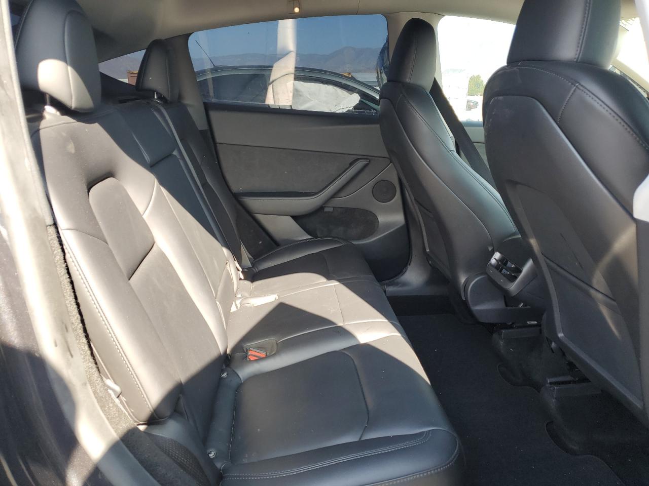 2024 Tesla Model Y VIN: 7SAYGDED6RF096073 Lot: 90845895