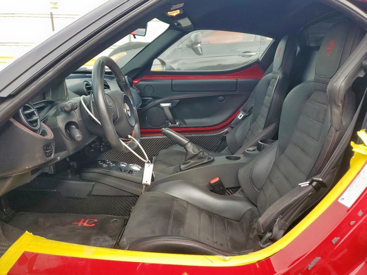 2015 Alfa Romeo 4C Launch Edition VIN: ZARBAAC41FM132492 Lot: 92379745