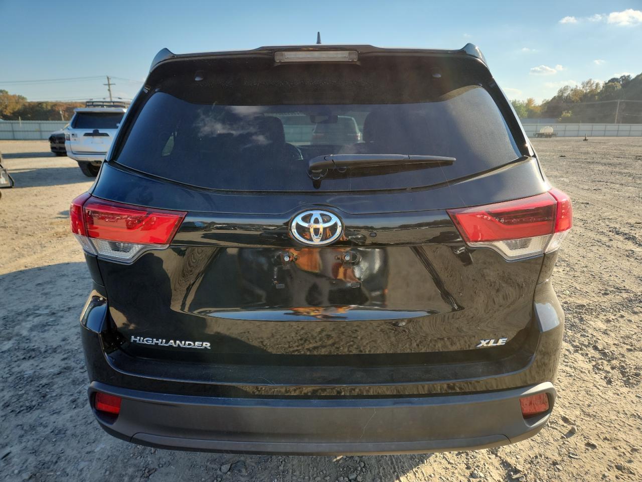 2019 Toyota Highlander Se VIN: 5TDKZRFH5KS355813 Lot: 90589535