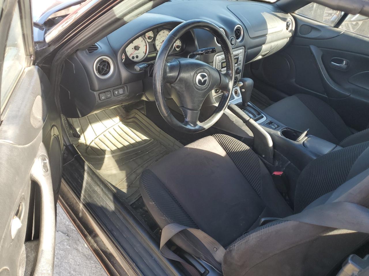 2005 Mazda Mx-5 Miata Base VIN: JM1NB353350413073 Lot: 92494565