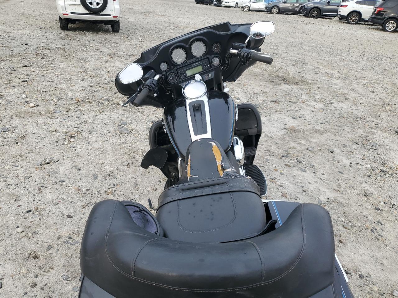 2013 Harley-Davidson Flhtcu Ultra Classic Electra Glide VIN: 1HD1FLM13DB625847 Lot: 82626365