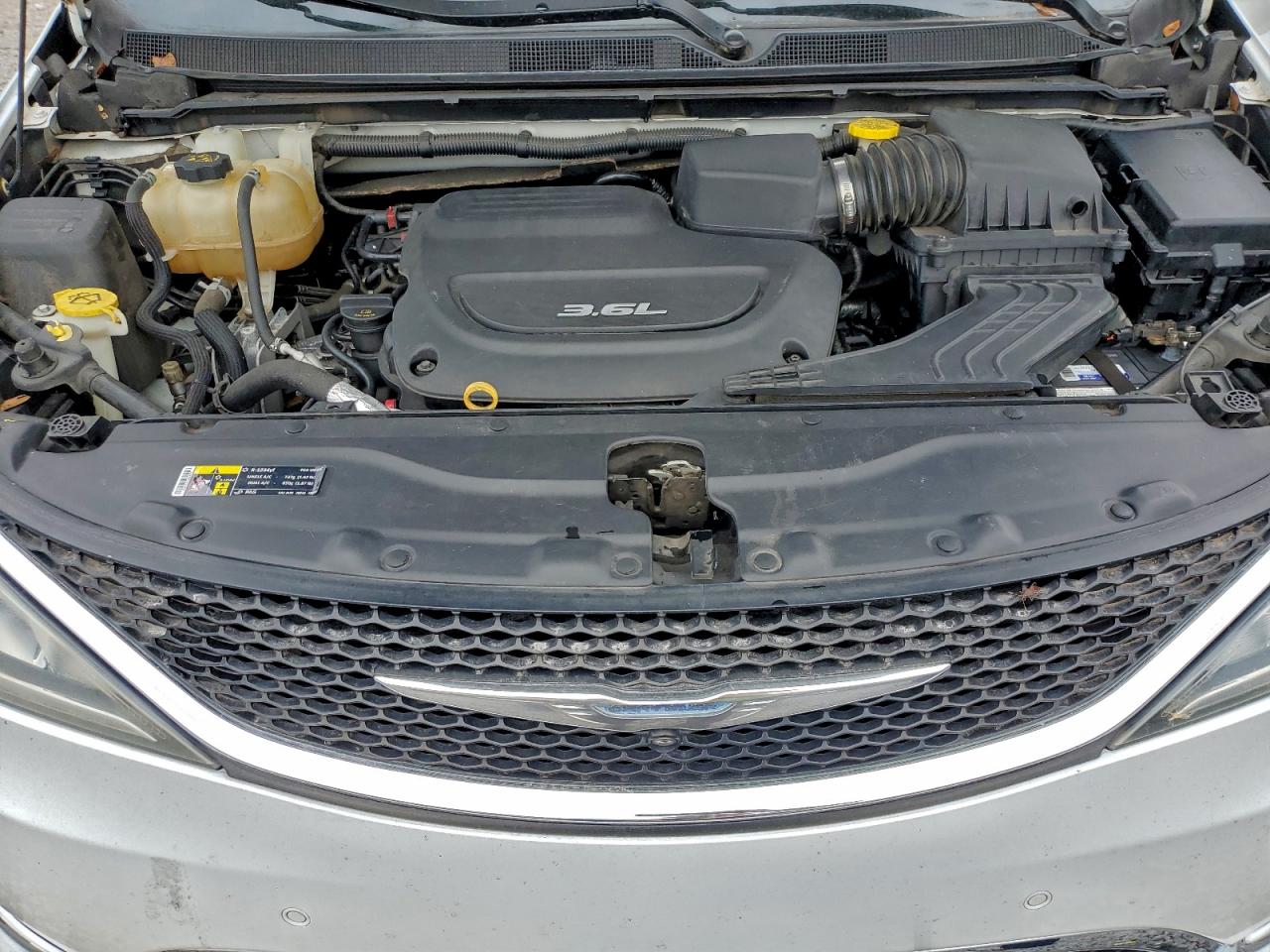 2017 Chrysler Pacifica Limited VIN: 2C4RC1GG8HR602993 Lot: 93957065