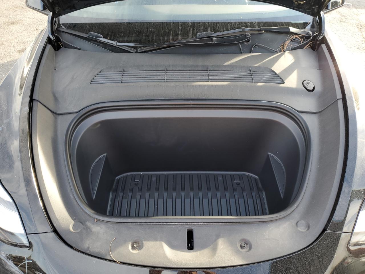 2023 Tesla Model Y VIN: 7SAYGDEE9PA102158 Lot: 92387935