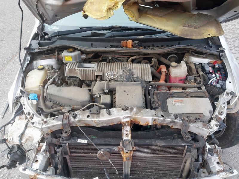 2013 TOYOTA AURIS 1.8 VVTI HYBRID ICON 5DR CVT AUTO