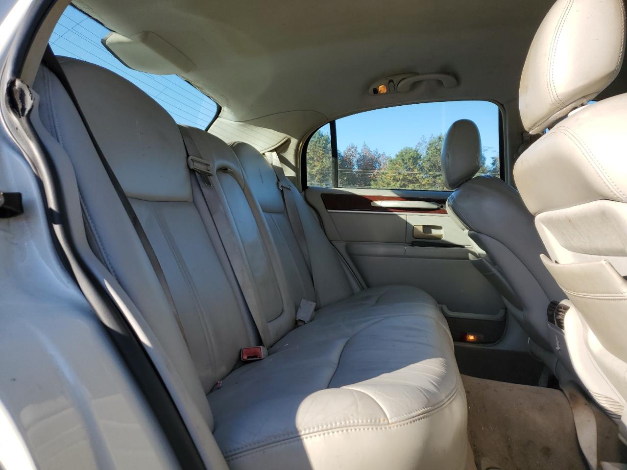 2005 Lincoln Town Car Signature Limited VIN: 1LNHM82W45Y642491 Lot: 92228805