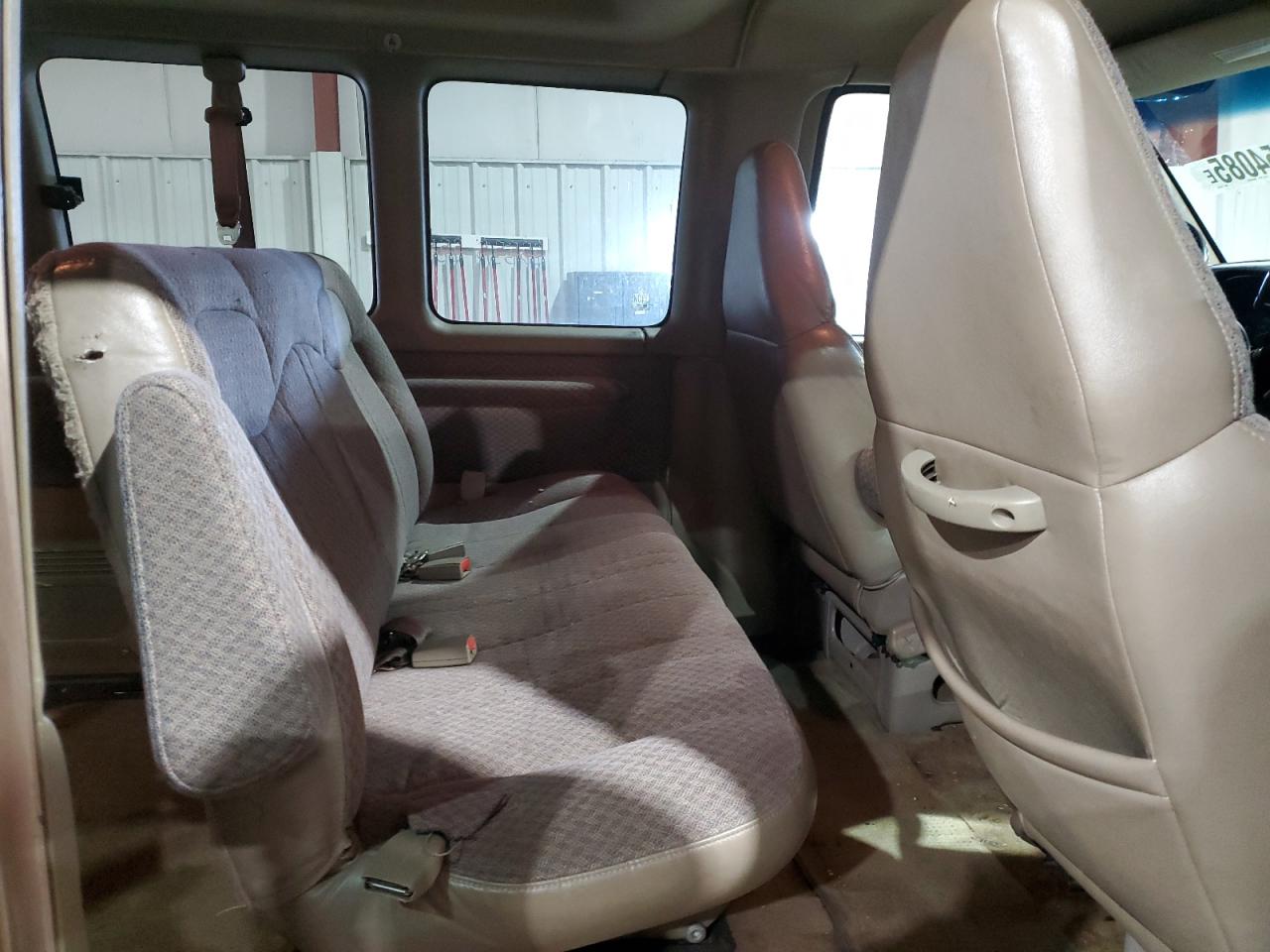 2000 Chevrolet Express G3500 VIN: 1GAHG39R0Y1253965 Lot: 93554085