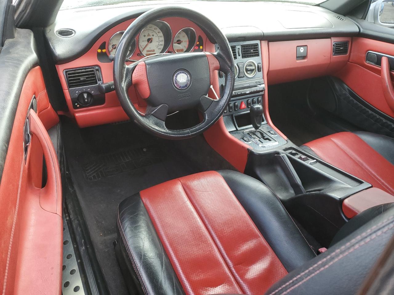 1999 Mercedes-Benz Slk 230 Kompressor VIN: WDBKK47F9XF124889 Lot: 92410845