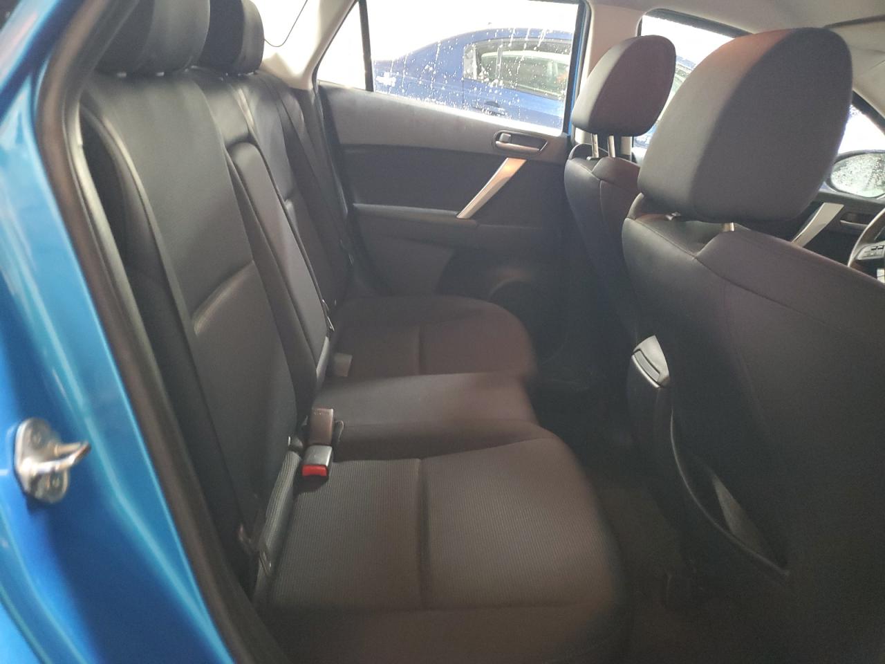 2011 Mazda 3 S VIN: JM1BL1K50B1377987 Lot: 93662375