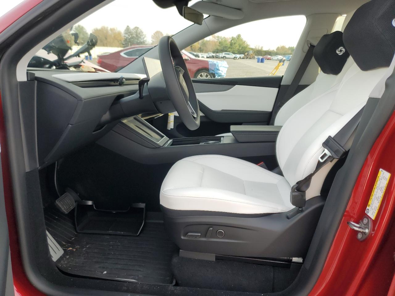 2026 Tesla Model Y VIN: 7SAYGDEE5TF363591 Lot: 92044045