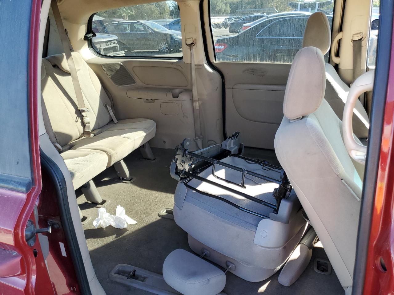 2011 Kia Sedona Lx VIN: KNDMG4C70B6377893 Lot: 92242505