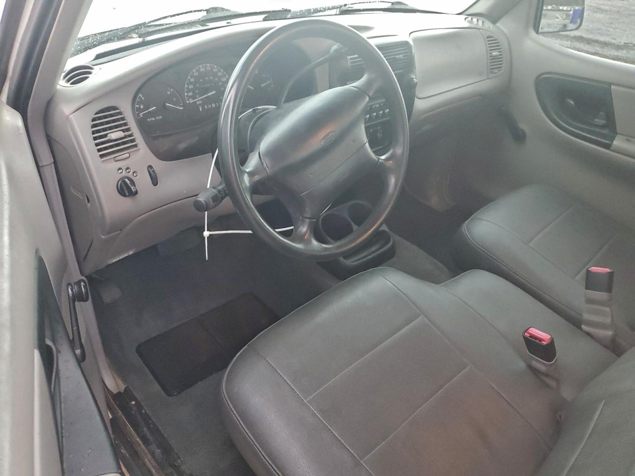 2000 Ford Ranger VIN: 1FTYR10V3YPB33638 Lot: 94449605