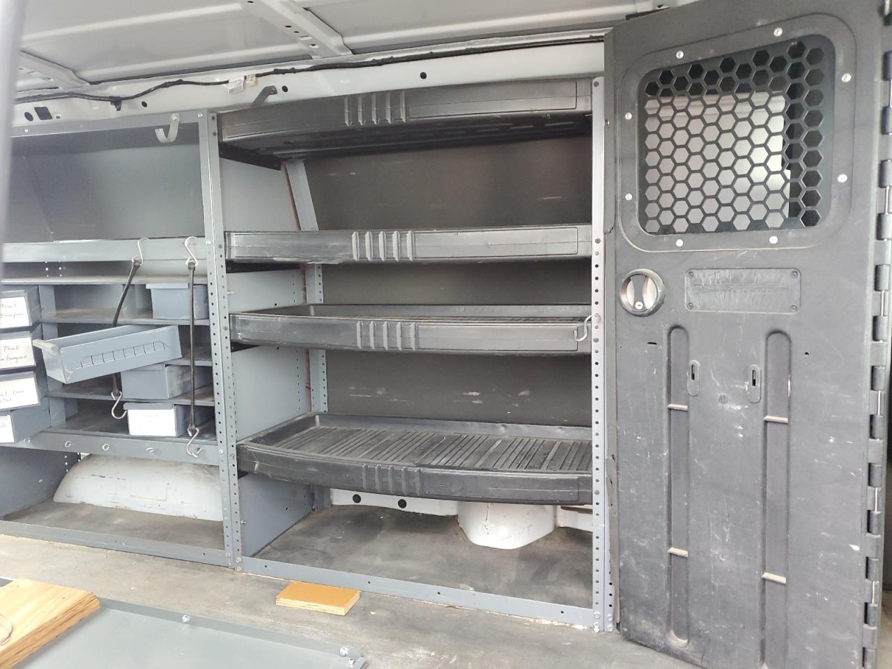 2006 Ford Econoline E350 Super Duty Van VIN: 1FTSE34L26DA33048 Lot: 90423095