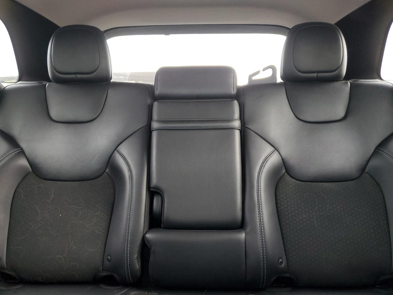 2019 Jeep Cherokee Latitude Plus VIN: 1C4PJMLB6KD402116 Lot: 92861555