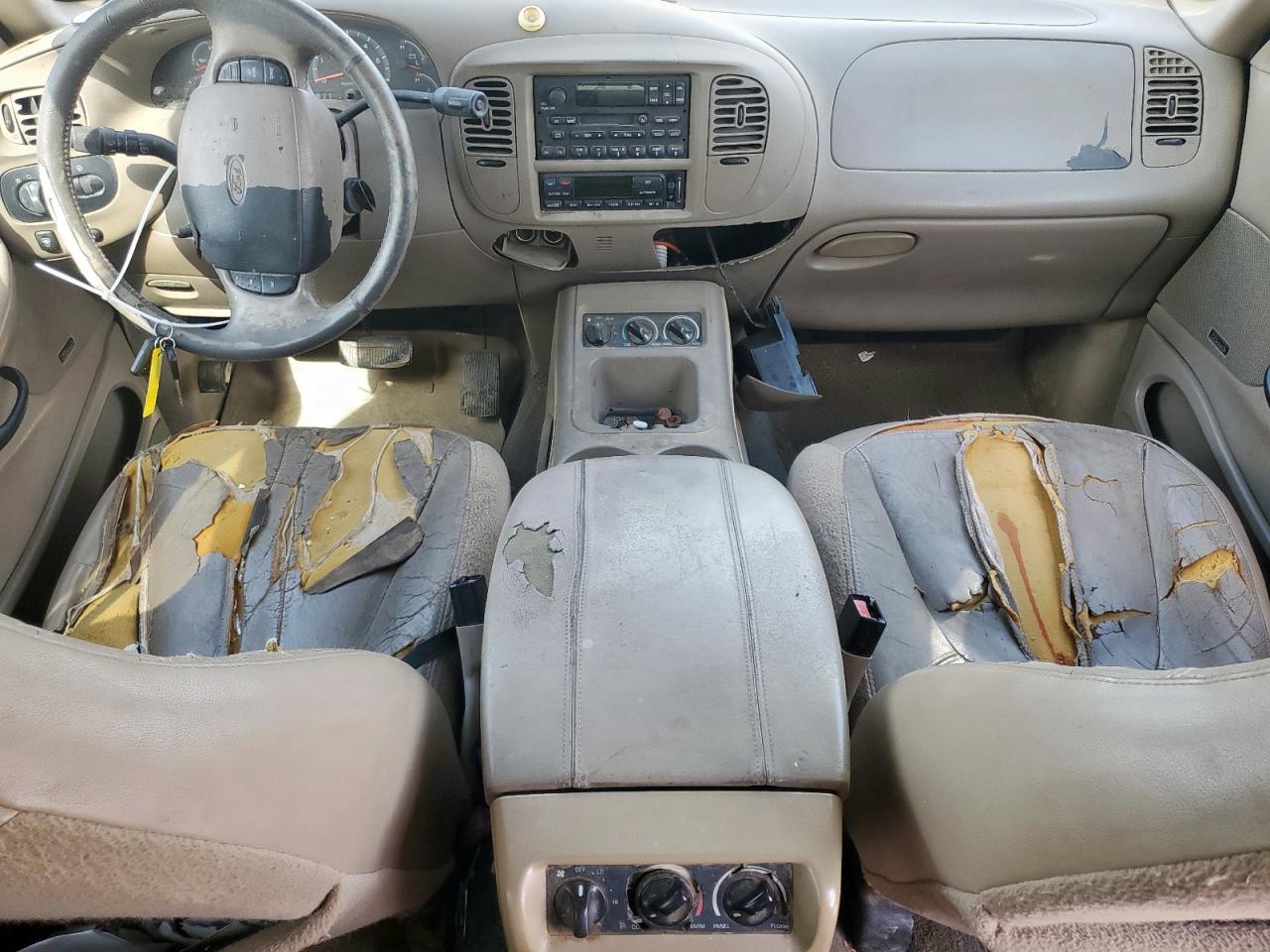 2002 Ford Expedition Eddie Bauer VIN: 1FMRU17L82LA17000 Lot: 92624635