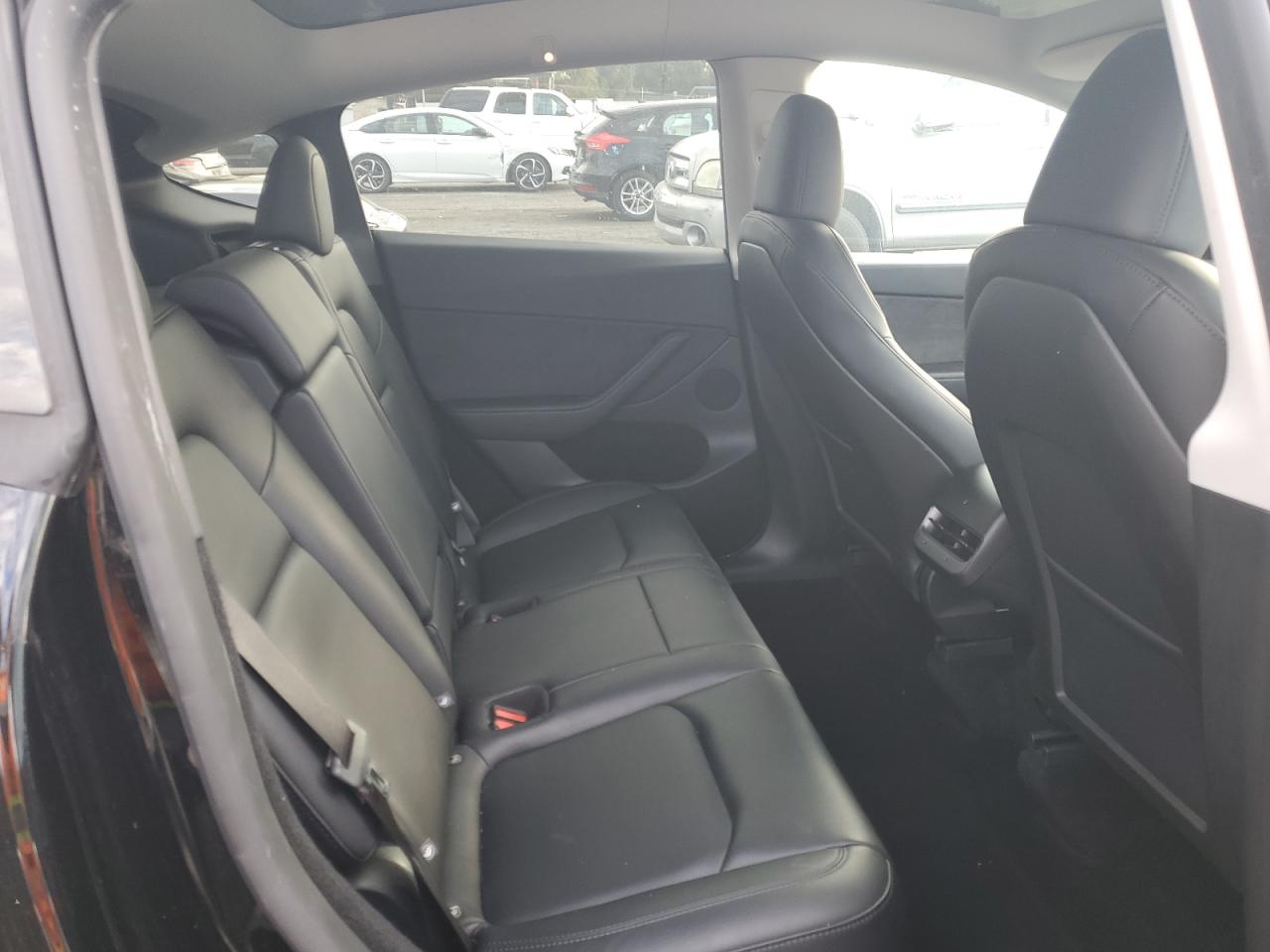 2025 Tesla Model Y VIN: 7SAYGDEE8SF219130 Lot: 92901365