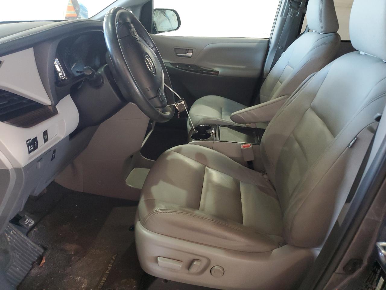 2016 Toyota Sienna Xle VIN: 5TDYK3DC7GS732250 Lot: 90999715