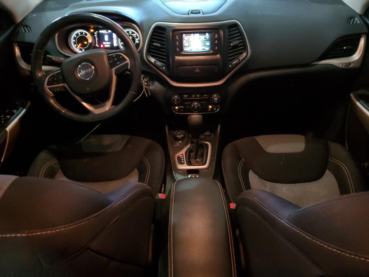 2018 Jeep Cherokee Latitude VIN: 1C4PJMCX5JD571537 Lot: 92021535