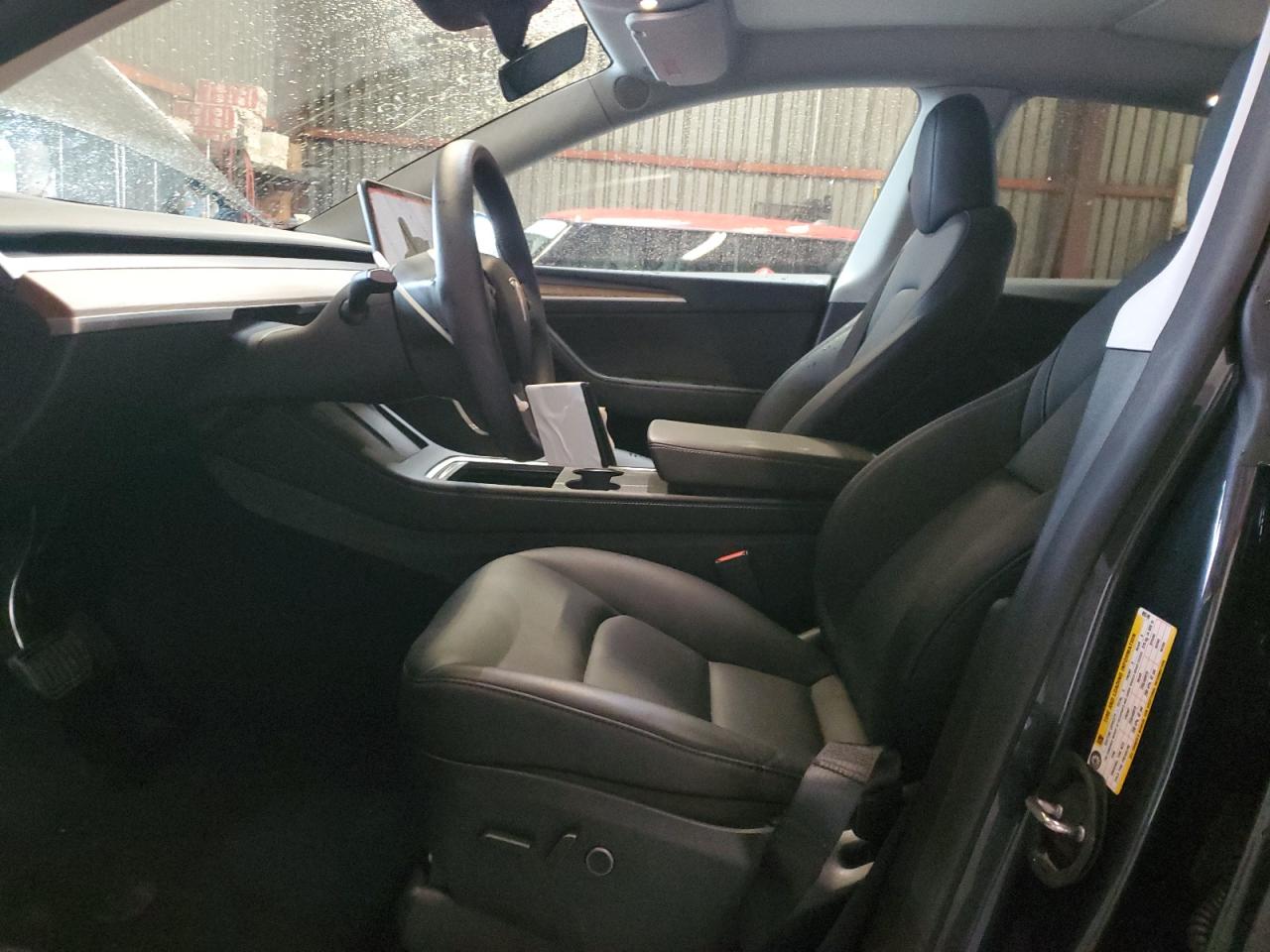 2024 Tesla Model Y VIN: 7SAYGDEDXRF095749 Lot: 92852895