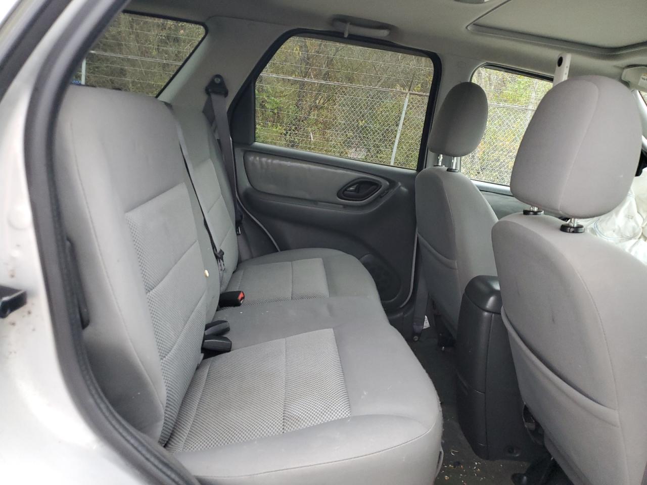 2005 Ford Escape Xlt VIN: 1FMYU03175KE32913 Lot: 90811865