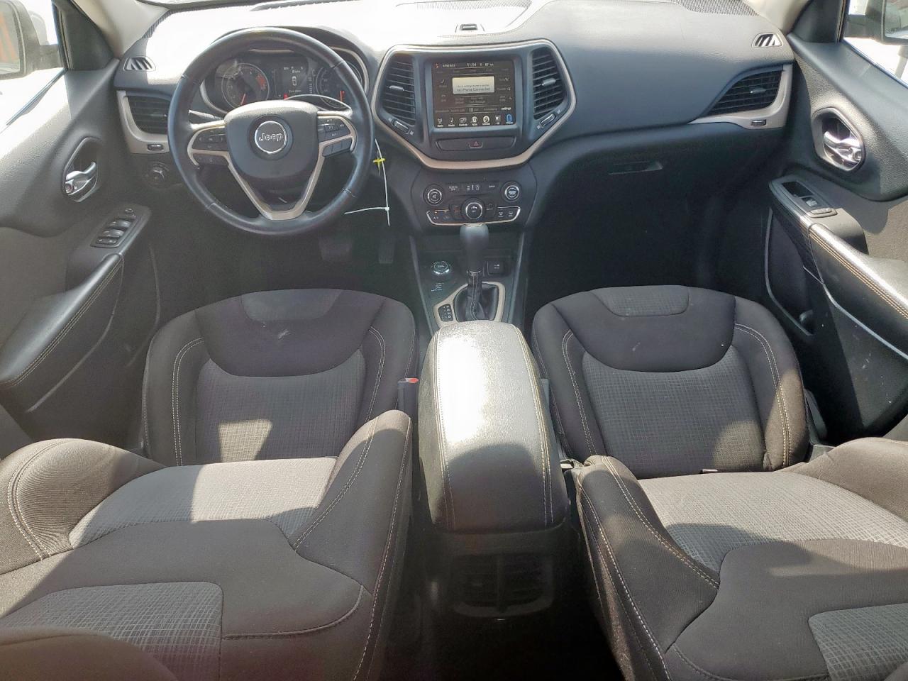 2017 Jeep Cherokee Latitude VIN: 1C4PJMCSXHW546054 Lot: 93469885