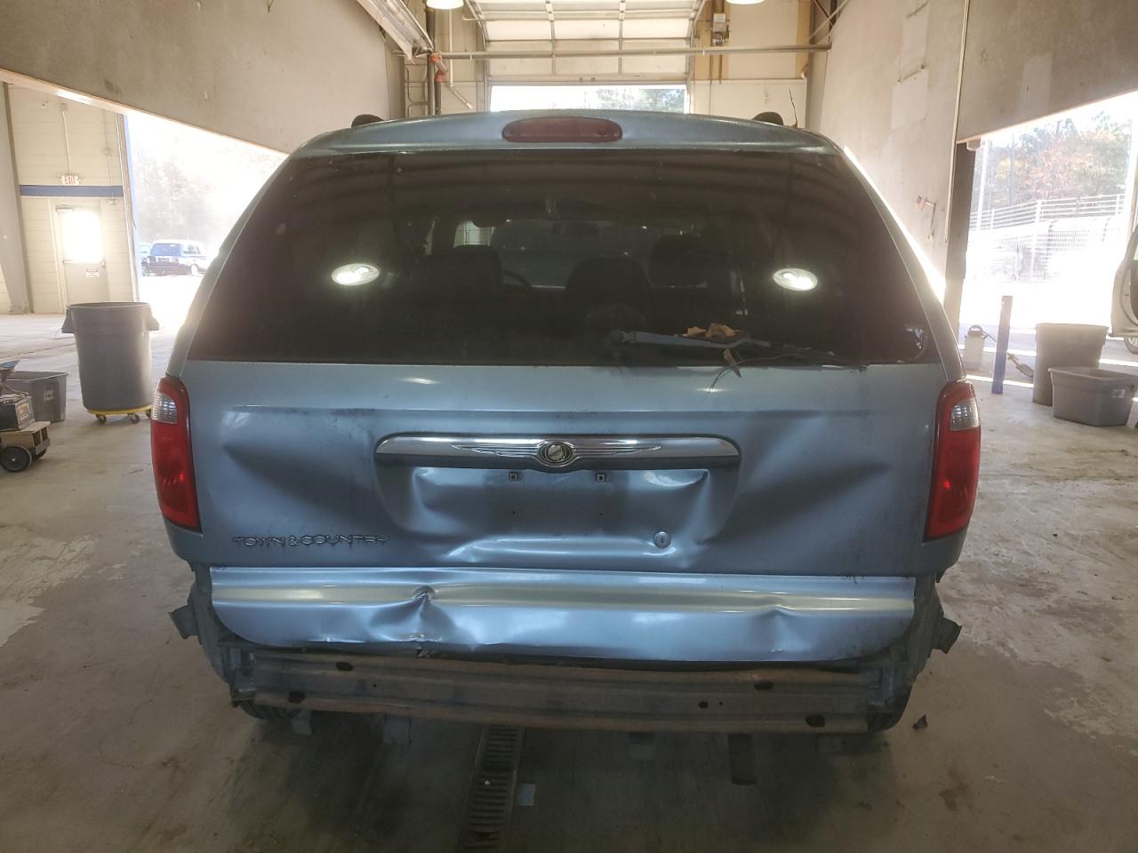 2006 Chrysler Town & Country VIN: 1A4GP45R26B620817 Lot: 92077055