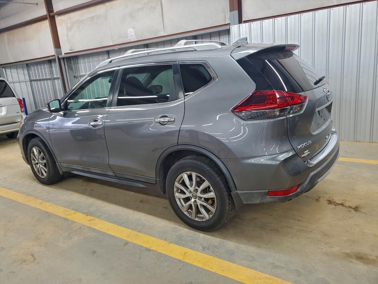 2019 Nissan Rogue S VIN: 5N1AT2MT1KC825828 Lot: 94393385