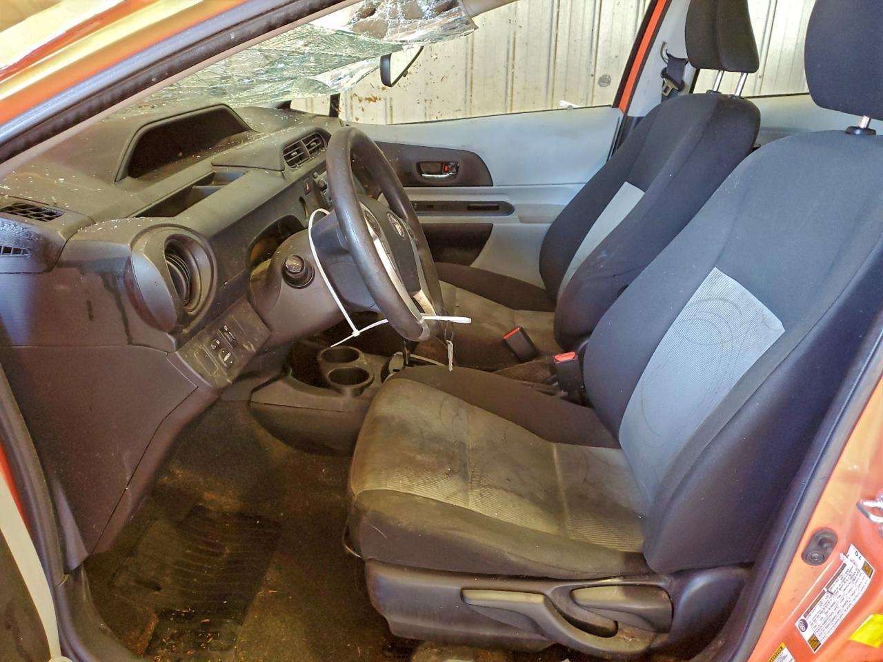 2013 Toyota Prius C VIN: JTDKDTB38D1057925 Lot: 94222435