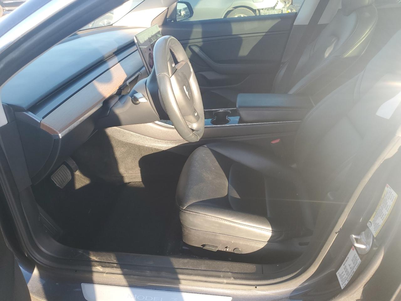 2018 Tesla Model 3 VIN: 5YJ3E1EB8JF132683 Lot: 86855135