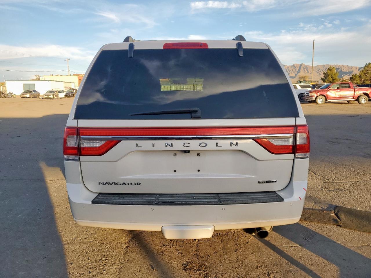 2015 Lincoln Navigator VIN: 5LMJJ2HT5FEJ03849 Lot: 92702725