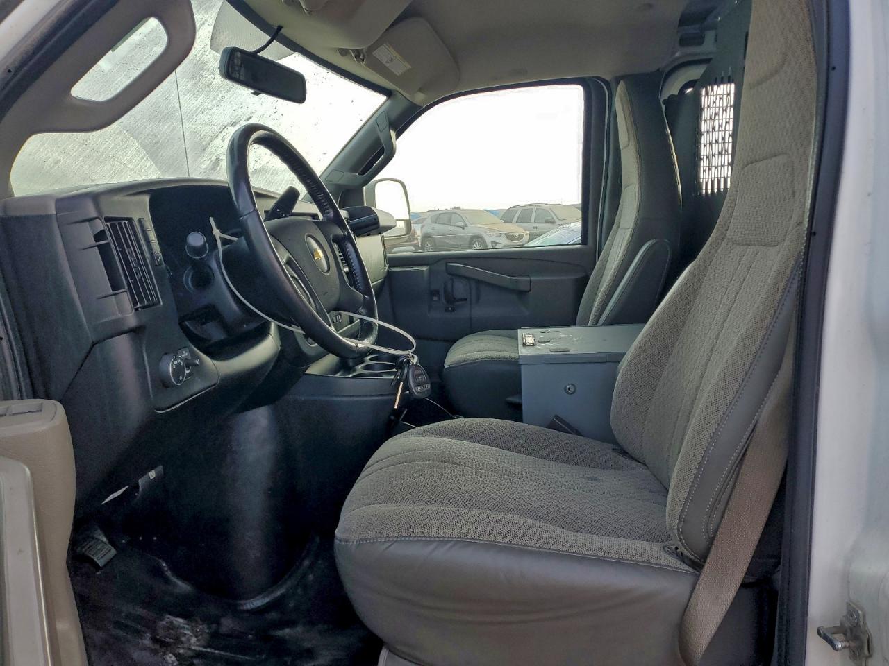 2020 Chevrolet Express G2500 VIN: 1GCWGAFP2L1154756 Lot: 93426625